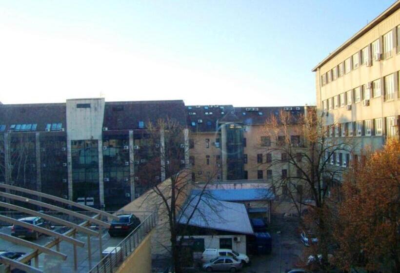 اتاق استاندارد با سرویس بهداشتی مشترک, Rooms And Apartments S