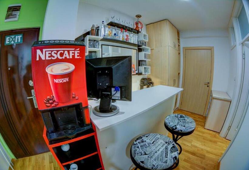 اتاق استاندارد با سرویس بهداشتی مشترک, Rooms And Apartments S