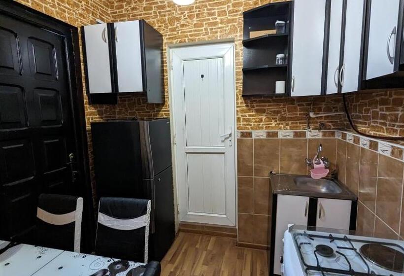اتاق استاندارد, Shera