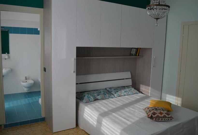 اتاق لوکس, The Swan B&b