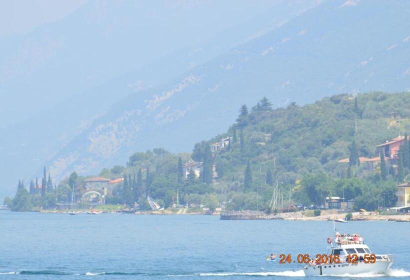 اتاق لوکس, The Swan B&b