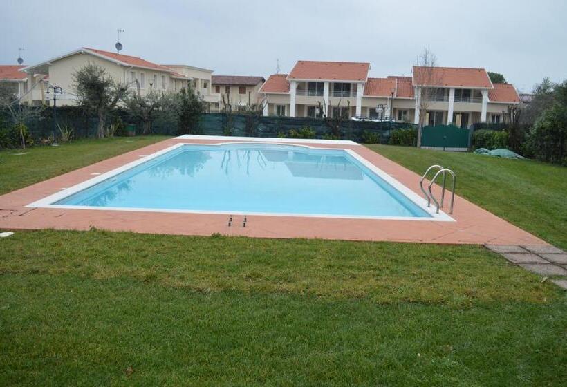اتاق لوکس, The Swan B&b