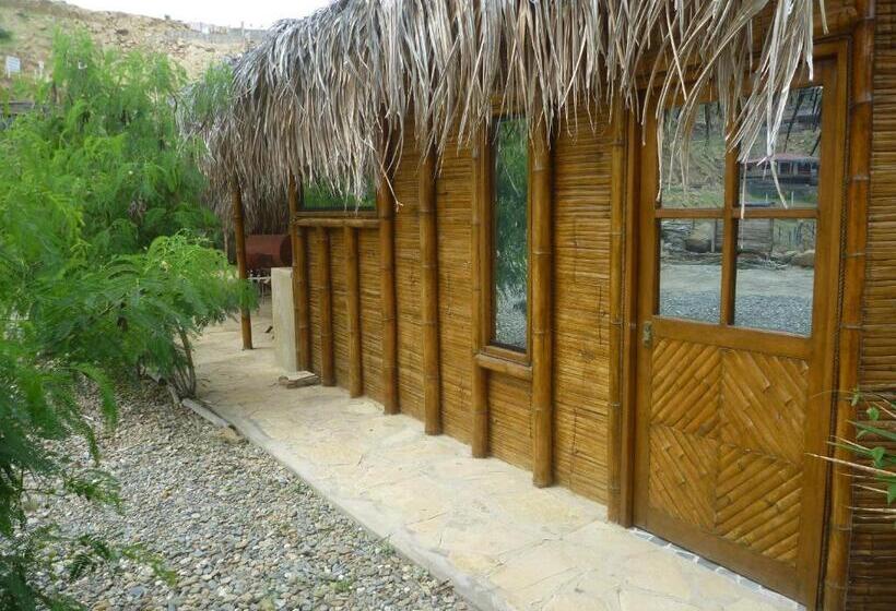 بانگلوی استاندارد, Oceanic Bungalows