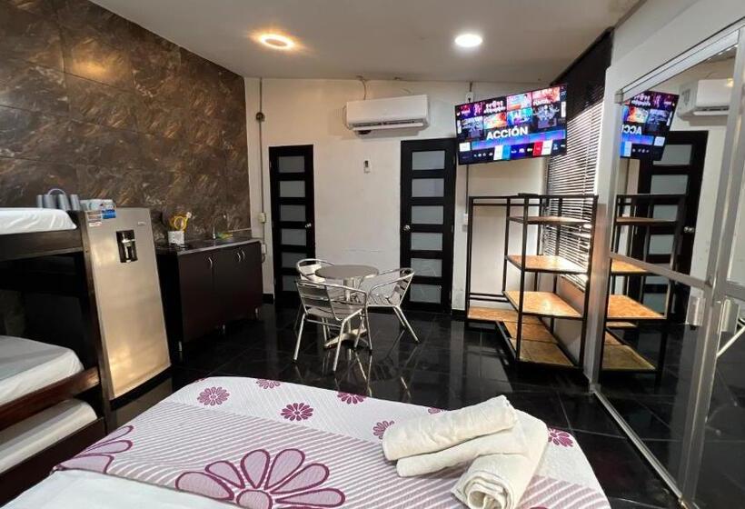 استودیو خانوادگی, Family House Rodadero