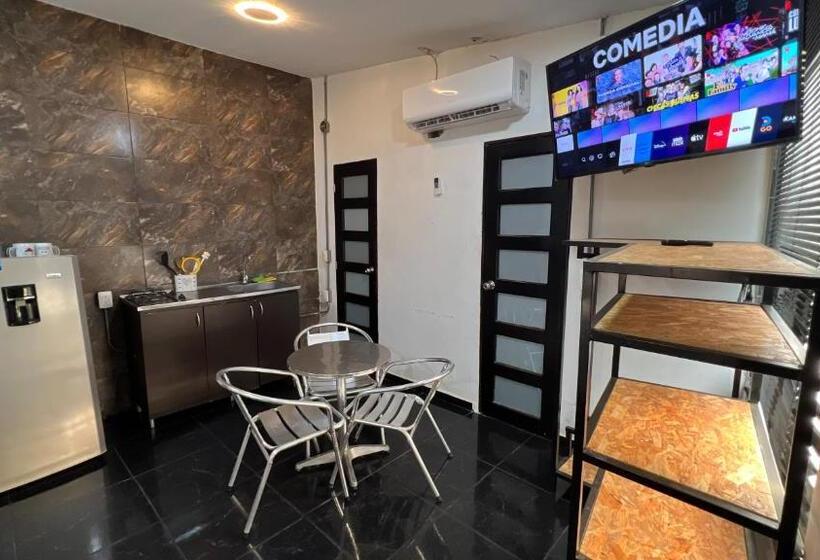 استودیو خانوادگی, Family House Rodadero