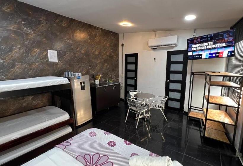 استودیو خانوادگی, Family House Rodadero