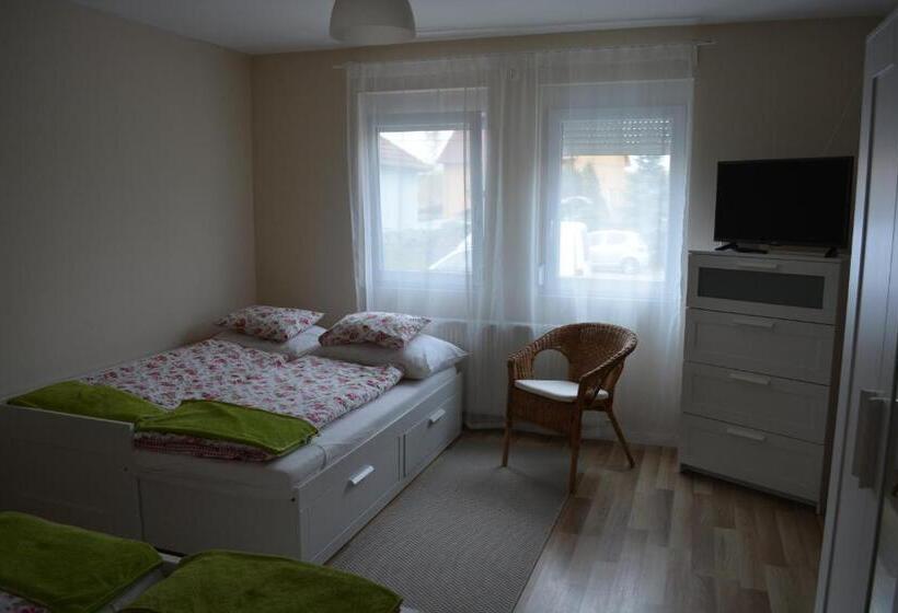آپارتمان 1 خوابه, Napsugár Vendégház
