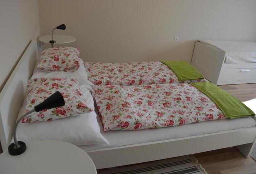 آپارتمان 1 خوابه, Napsugár Vendégház