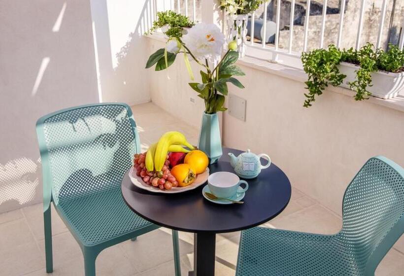اتاق استاندارد با وان آب گرم, La Bella Ostuni Suites