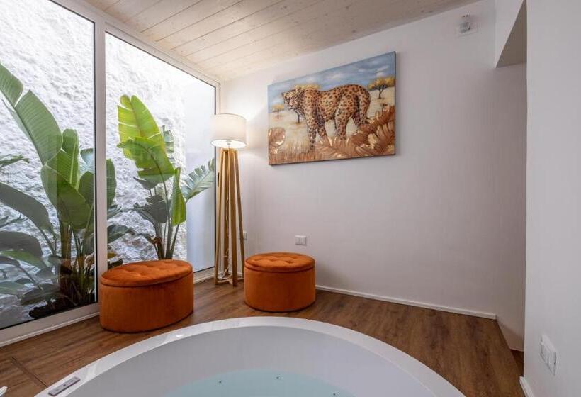 اتاق استاندارد با تخت بزرگ, La Bella Ostuni Suites