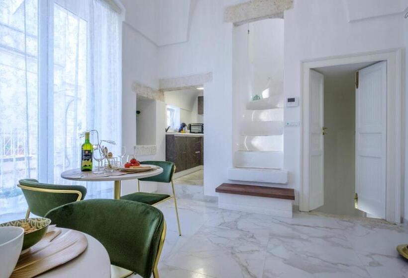 اتاق استاندارد با وان آب گرم, La Bella Ostuni Suites