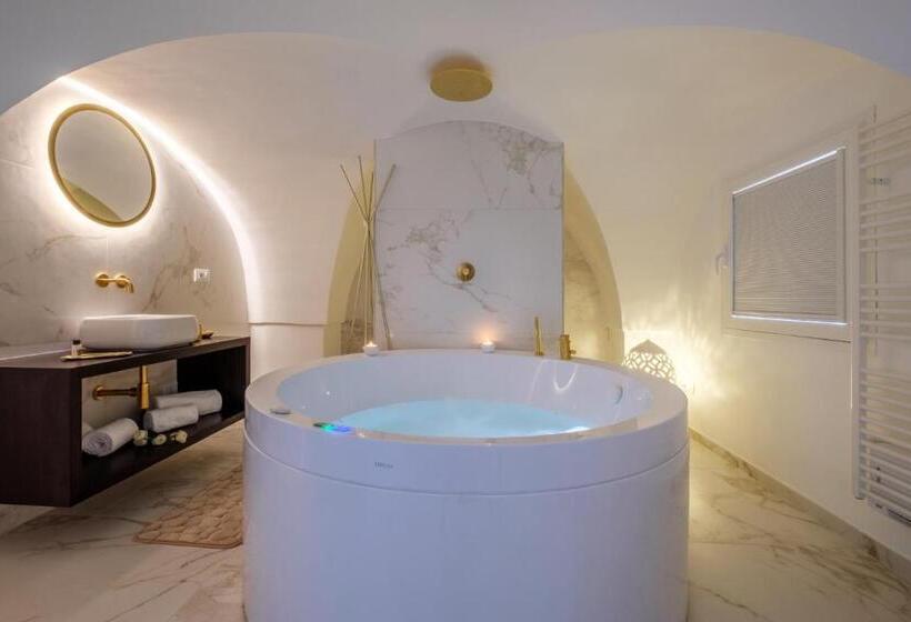 اتاق استاندارد با وان آب گرم, La Bella Ostuni Suites