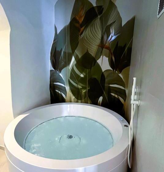 اتاق لوکس چهار تخته, La Bella Ostuni Suites