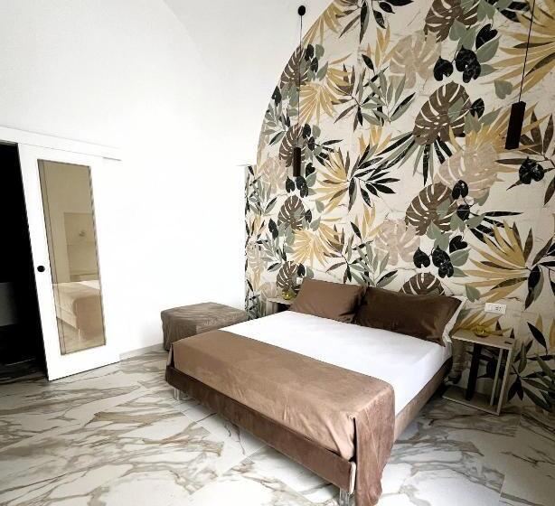 اتاق لوکس سه تخته, La Bella Ostuni Suites