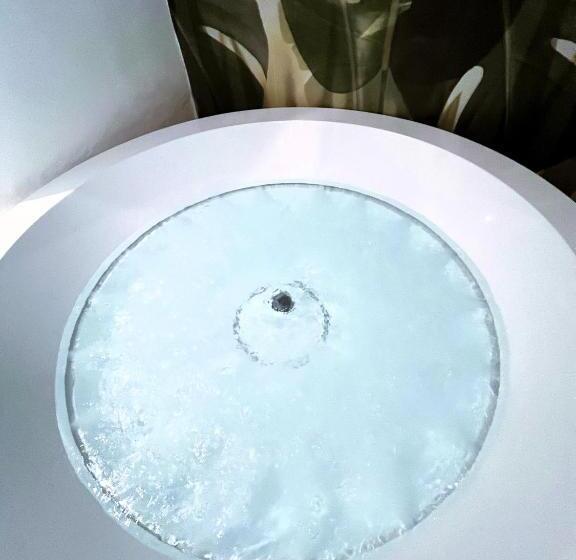 اتاق لوکس چهار تخته, La Bella Ostuni Suites