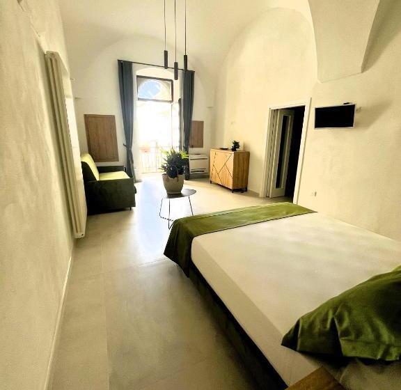 اتاق لوکس چهار تخته, La Bella Ostuni Suites