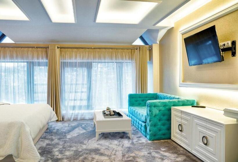 سوئیت با چشم‌انداز, Tsarevets Design And Spa