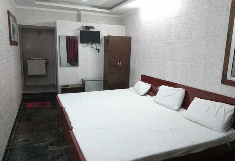 Трехместный Номер Deluxe, Lawrence Lodge