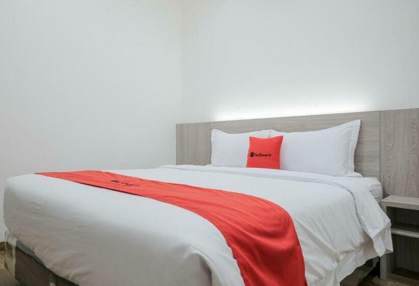 Номер Стандарт, Reddoorz Plus @ Jalan Juanda Medan