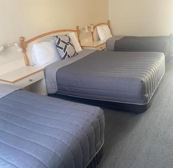 Четырехместный Номер Стандарт, Tumbarumba Motel & Elms Restaurant