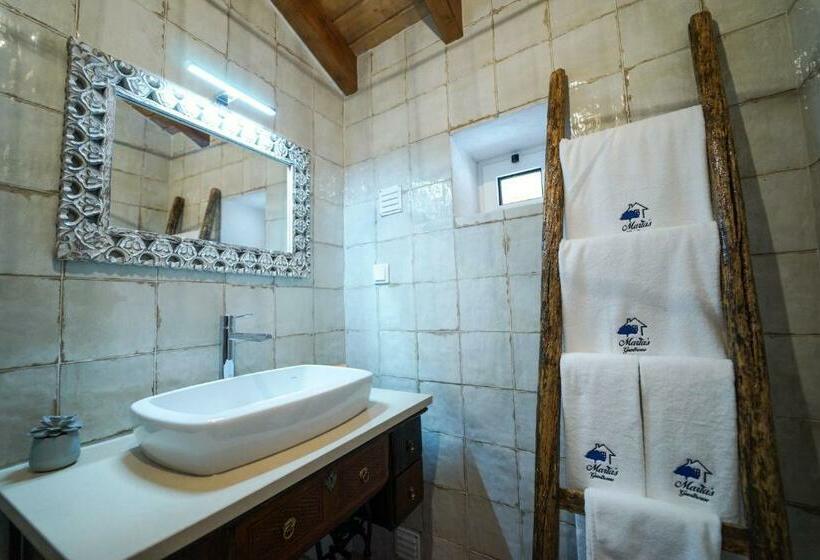 اتاق استاندارد, Maria`s Guesthouse
