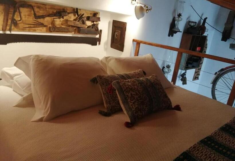 استودیو خانوادگی, Maria`s Guesthouse