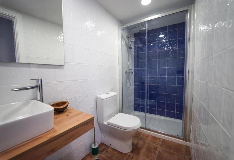 استودیو خانوادگی, Maria`s Guesthouse