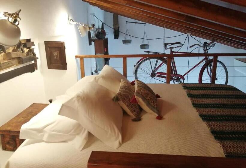 استودیو خانوادگی, Maria`s Guesthouse