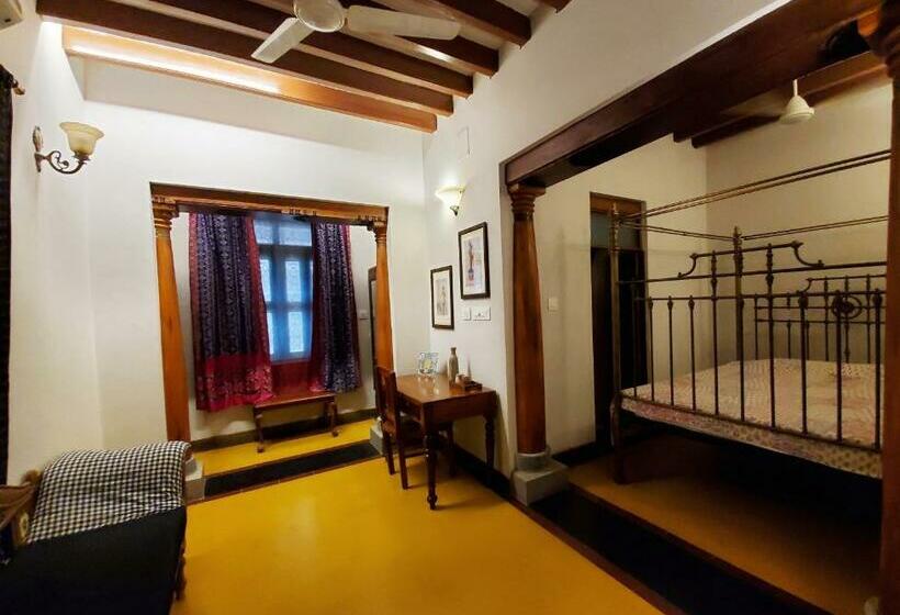 اتاق استاندارد, Kariappa House