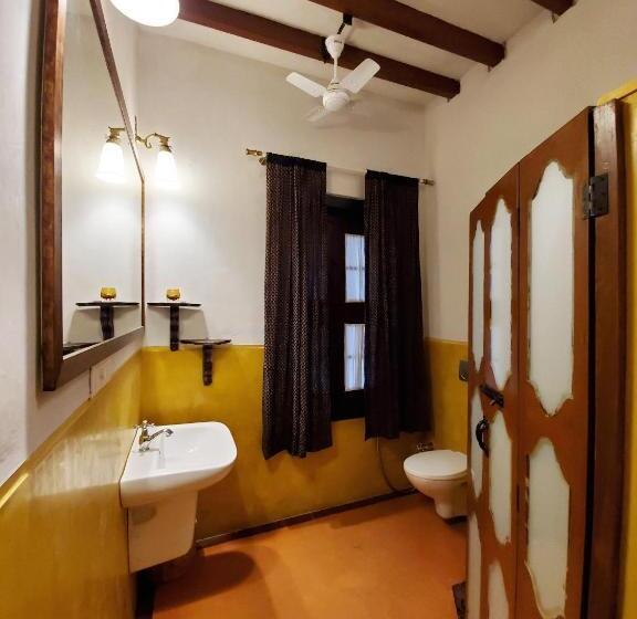 اتاق استاندارد یک نفره, Kariappa House