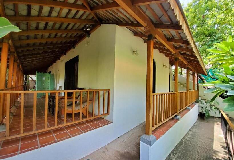 اتاق استاندارد با چشم‌انداز باغ, Kariappa House