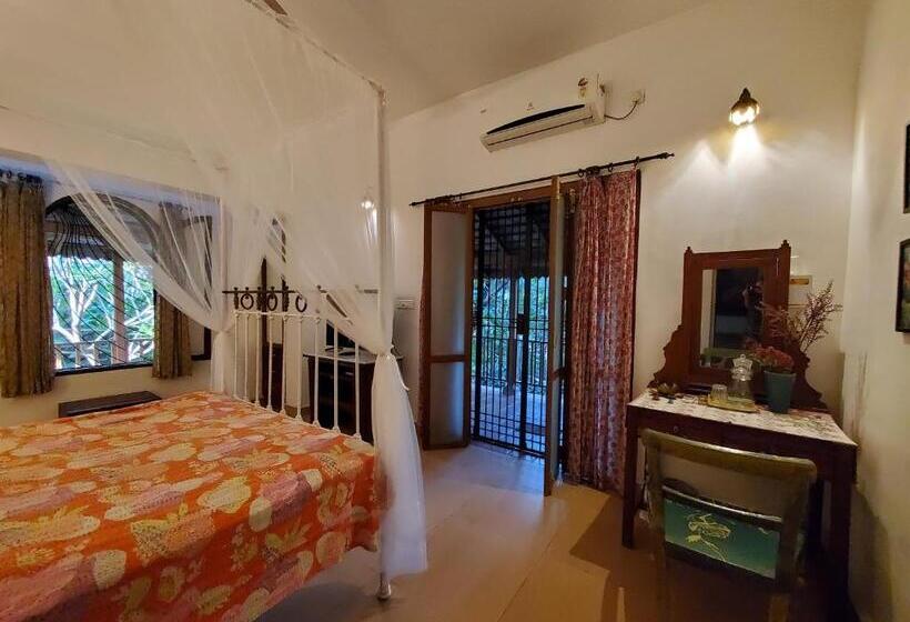 اتاق استاندارد با چشم‌انداز باغ, Kariappa House