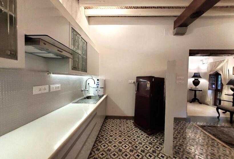 استودیوی لوکس, Kariappa House