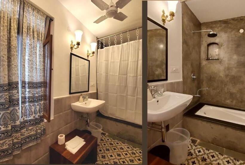 استودیو استاندارد با تخت کینگ, Kariappa House