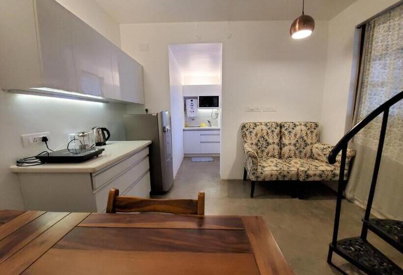 استودیو استاندارد با تخت کینگ, Kariappa House