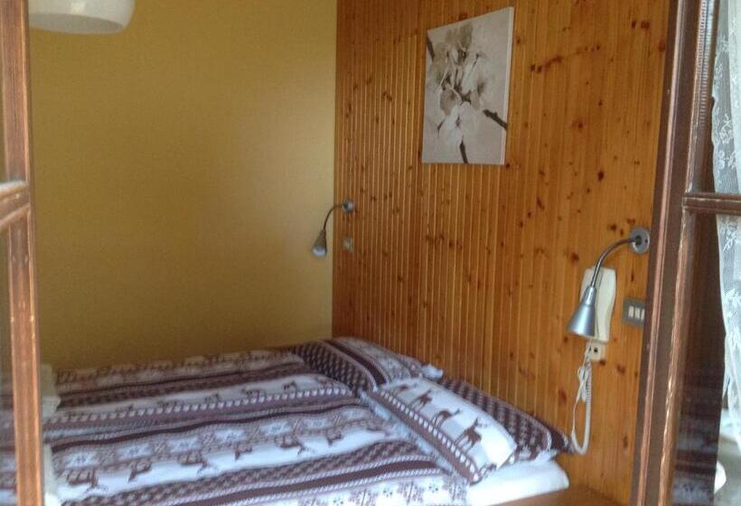 اتاق استاندارد, Albergo Al Forte