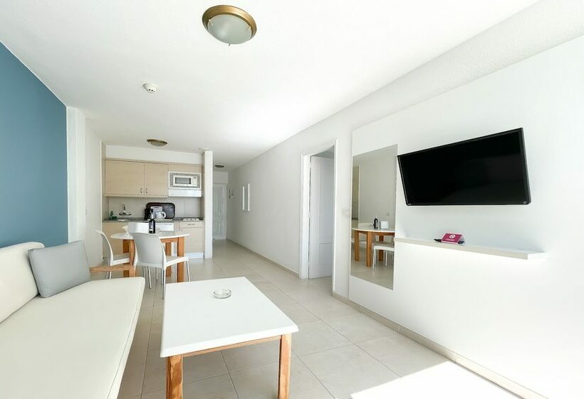 דירת חדר פרמיום עם נוף לבריכה, Aparthotel Playa del Sol - Adults Only
