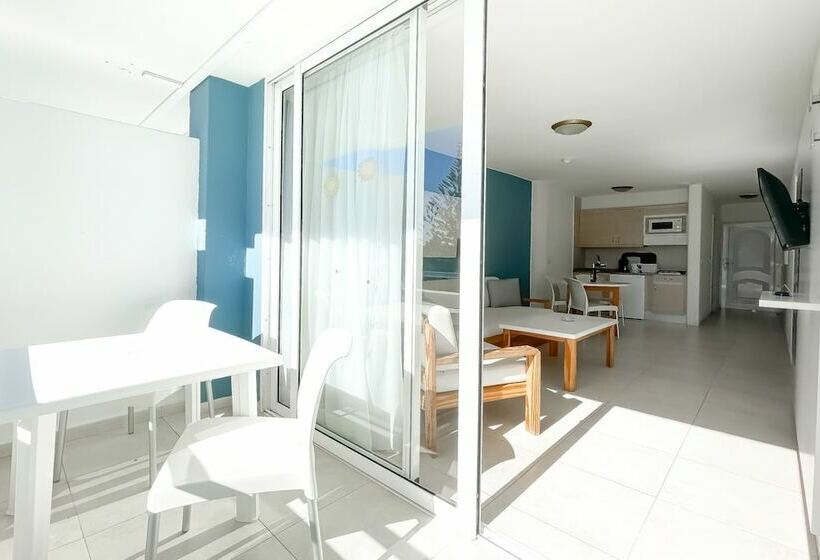 プールビューの１ベッドルームプレミアムアパートメント, Aparthotel Playa del Sol - Adults Only