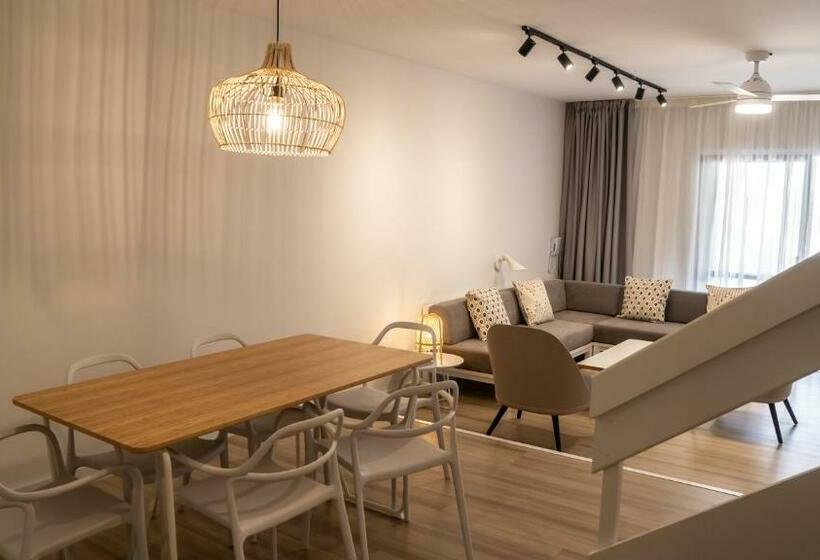 Вилла 3 Спальни, Coral Compostela Beach