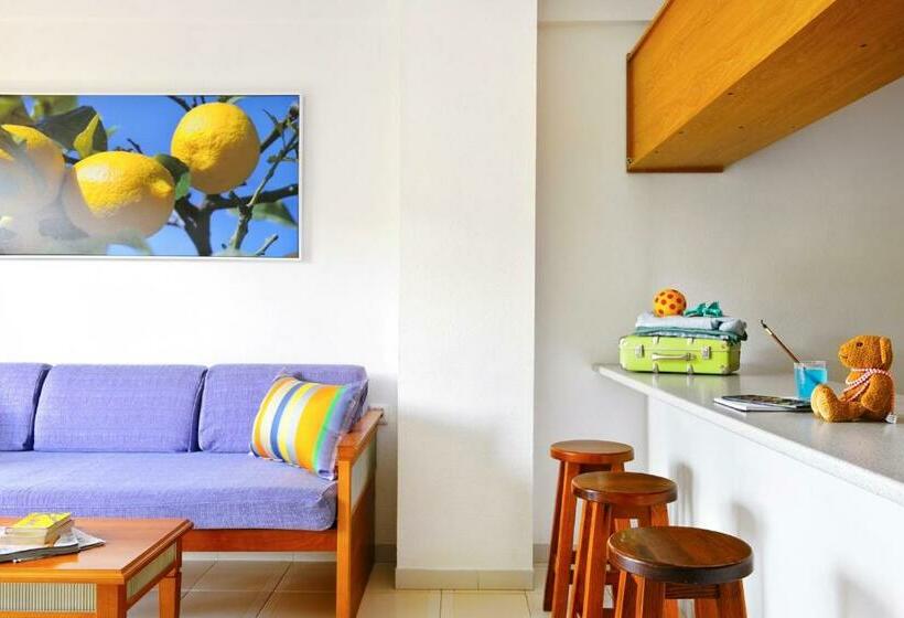 Студия Стандарт, Coral Compostela Beach