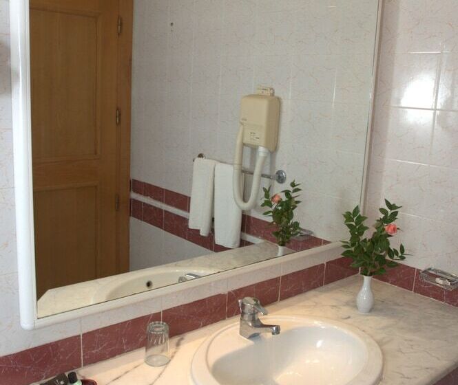اتاق استاندارد یک نفره, Marina Palace