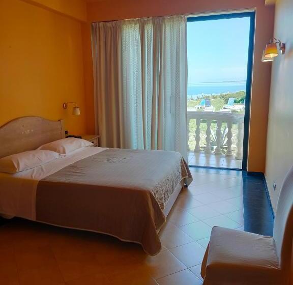 اتاق استاندارد سه تخته با بالکن, La Playa Blanca