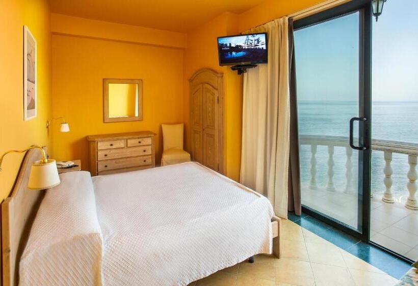 اتاق استاندارد با بالکن و چشم‌انداز دریا, La Playa Blanca