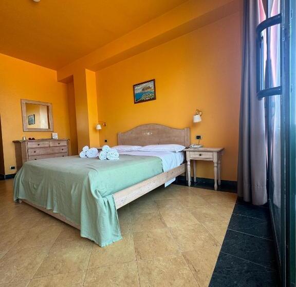 Habitación Estándar Vista Mar con Balcón, La Playa Blanca