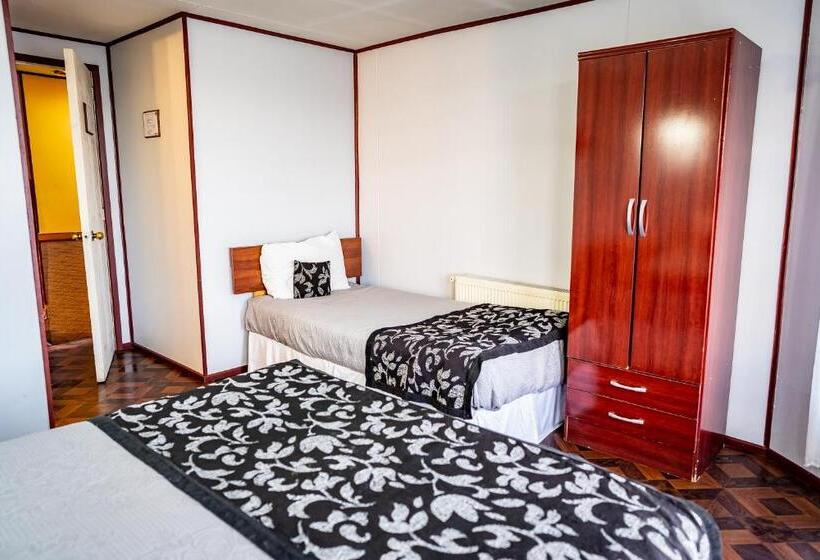 标准三人间, Hostal Alcázar