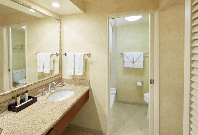 Quarto Clube Cama King, Outrigger Waikiki Beach Resort