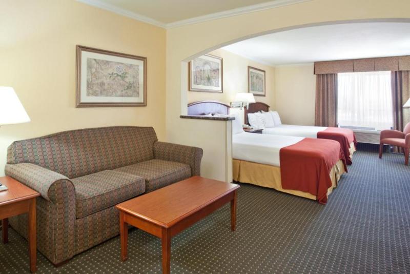 سوییت, Holiday Inn Express Hotel & Suites Tucson Mall, An Ihg