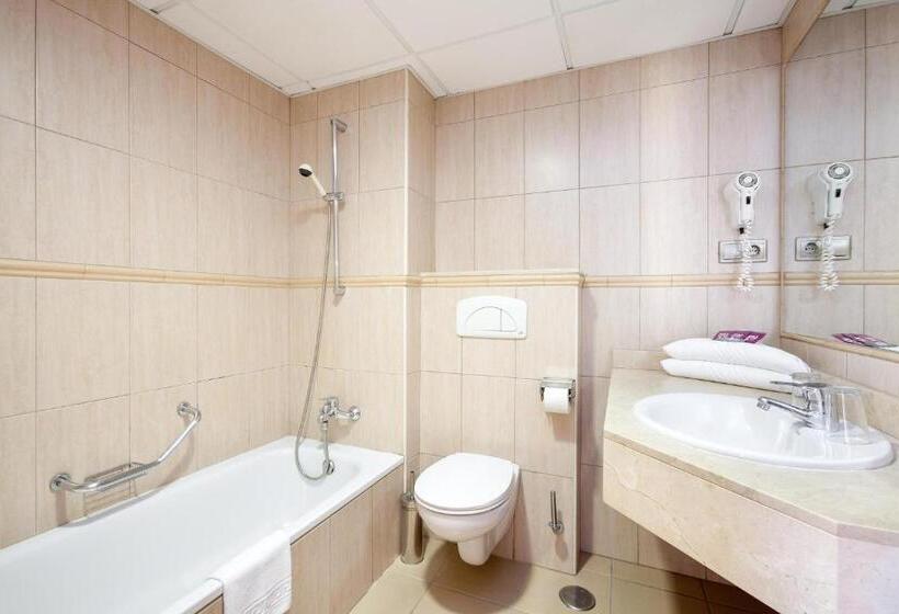 Quarto Estandar, Chatur Costa Caleta