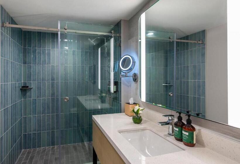 اتاق استاندارد, Crowne Plaza Resort Saipan