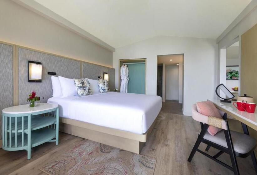 سوئیت با تخت بزرگ, Crowne Plaza Resort Saipan